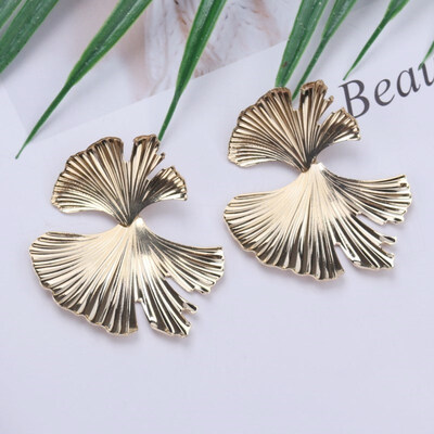 

2019 Big Ginkgo Leaf Shape Pendant Earrings for Women Bohemian Geometric Metal Painted Statement Earring Jewelry Christmas Gift