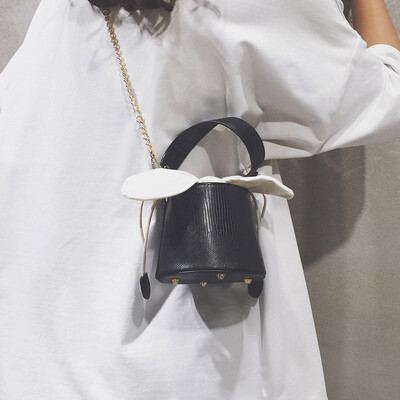 

French niche bag American womens bag 2019 new fashion bucket bag summer small fresh portable Messenger bag