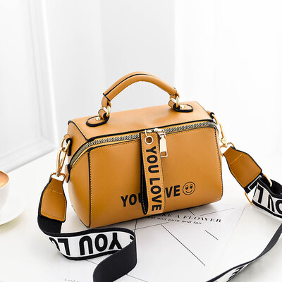 

Mini bag female Messenger bag summer new Korean version of the wild lock single shoulder bag temperament small square package tide