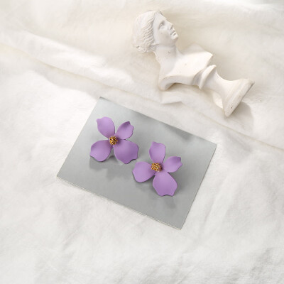 

2019 new brand design fashion spray paint flower earrings asymmetric for women