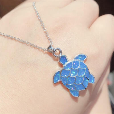 

Fashion Female Necklace Blue Crystal Turtle Pendant Silver Necklace Simple Cute Women Choker Wedding Party Jewelry Accessories