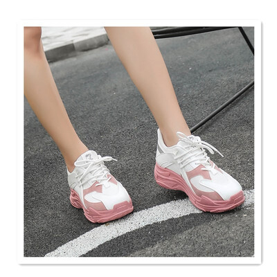 

2018 autumn new Korean womens shoes solid color lace flat round head deep mouth platform shoes Korean version of the red old shoe