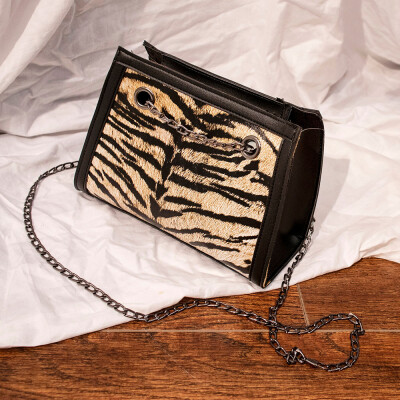 

Tailored Womens Leather Crossbody Bag Tiger Pattern Shoulder Bags Messenger Bag Phone Bag