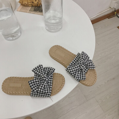

2019 Fashion Butterfly slippers Women wear a hundred pieces of non-skid slippers with flat soles outside the comfortable soft sole