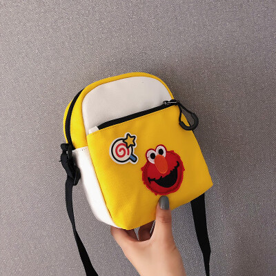 

2019 new simple&versatile fashion contrast color shoulder Messenger bag female casual cute cartoon sesame street canvas bag