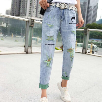 

Jeans female hole loose Korean student personality embroidery 2019 summer new high waist nine points slim pants 8012