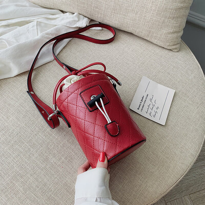 

Advanced sense of foreign style womens bag ins Lingge mini bag new 2019 simple bucket bag shoulder Messenger bag