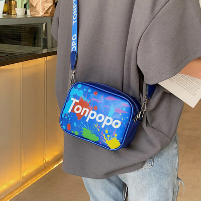 

Summer small bag female 2019 new wave Korean version of the wild Messenger bag girl shoulder wide shoulder strap graffiti small square bag