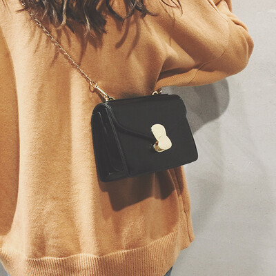 

Ins super fire package diagonal chain chic bag female 2019 new wave Korean version of the retro port wind girl Messenger bag