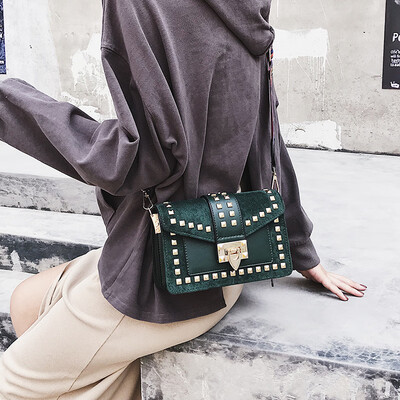 

Qiao Bani 2018 new Korean fashion trend Scrub one shoulder diagonal small square bag simple wild female bag wholesale