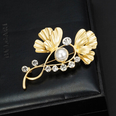 

Simple Imitation Pearl Brooch Tulip Flower Female Korean Lady All-match Sweater Suit Jacket Brooches Jewelry Hot Sale