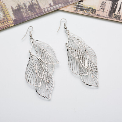 

In 2019 the new brand design of simple hollow metal leaf earrings for women