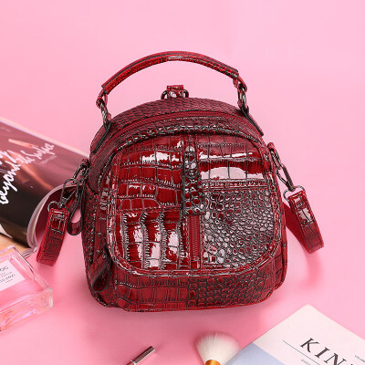 

Mini crossbody backpack dual-use female bag fashion portable new crocodile pattern glossy small backpack tide