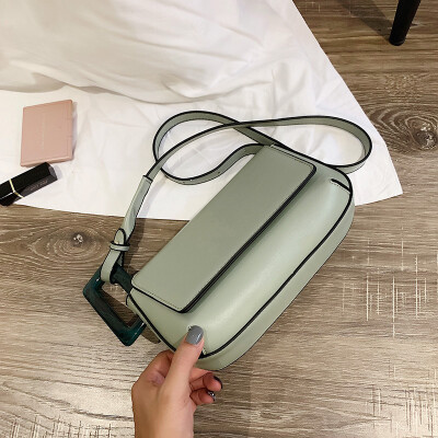 

On the new chic retro bag female 2019 new Korean version of the wild single shoulder slung fashion casual simple small square bag