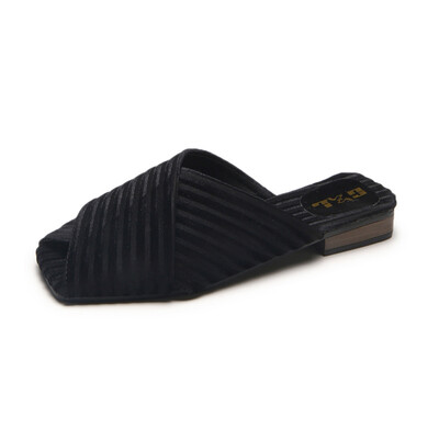 

Slippers women wear 2019 new Korean version of chic fashion bag head half drag flat bottom network celebrity rough heel cool drag