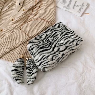 

Tailored Fashion Womens Retro Large-Capacity Plush Shoulder Bag Messenger Bag