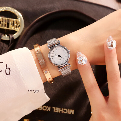 

Ins Cold Wind Watch Female Students Korean Simple chic Literary Retro Leisure Large Temperament Chain Quartz Watch