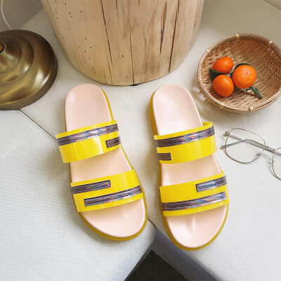 

Flat-soled transparent slippers in summer