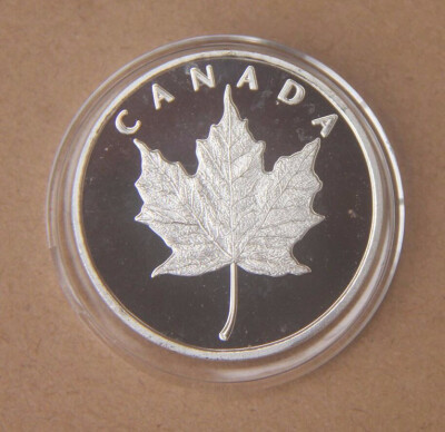 

35MM Canada leaf Silver Plated Souvenir Coin MEDAL North America