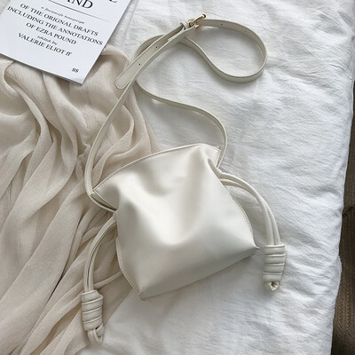 

Foreign air small bag female 2019 new wave Korean version of the wild simple shoulder bag fashion texture Messenger bucket bag
