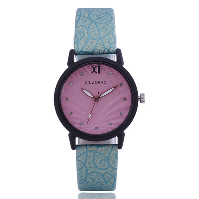 

Irregular belt student watch female model diamond scale