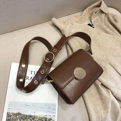 

Chic retro net red black bag female 2019 new Korean version of the wild slung shoulders fashion simple texture small square bag