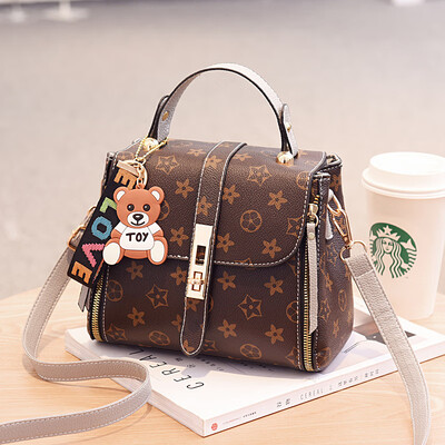 

2019 spring new womens bag small square bag handbag Korean version of the shoulder bag cool tide Messenger bag