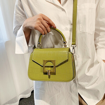 

Small fresh bag female bag 2019 autumn new fashion portable small square bag wild foreign air single shoulder Messenger bag