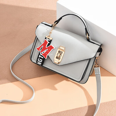 

Small bag female 2019 new tide summer simple casual wild wide shoulder strap bag shoulder Messenger bag Korean female bag