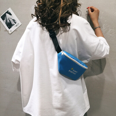 

Sports small bag female 2019 new wave Korean fashion wild chest bag ins super fire small fresh girl pocket