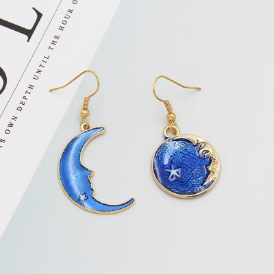 

In 2019 the new brand design asymmetric starfish starfish earrings for women
