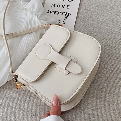 

Summer on the new texture womens bag 2019 new Korean fashion shoulder slung texture western style saddle bag