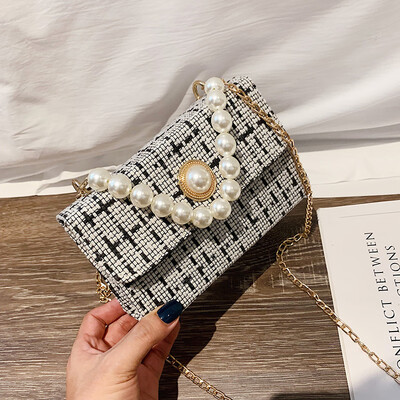 

Wild fairy niche net red fashion chain woolen crossbody bag 2019 new foreign gas lattice pearl handbag
