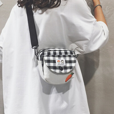 

Canvas Messenger bag female wild ins summer small bag female 2019 new cute shoulder small square bag mobile phone bag