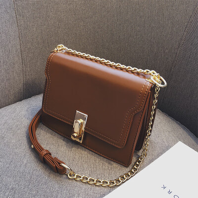 

Chic bag female 2019 new Hong Kong style fashion casual simple lock buckle wild chain shoulder slung small square bag