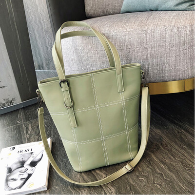

2019 autumn new fashion Hong Kong style retro simple 100 build large capacity single shoulder bag oblique carry handbag
