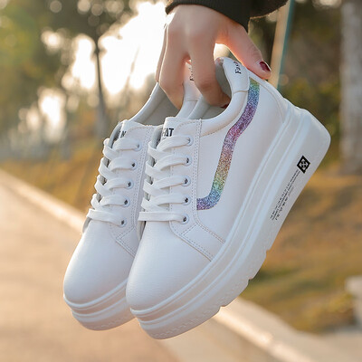 

Small whiteboard shoes female 2019 summer summer autumn shoes wild increase orgasm shoes net red thick bottom white shoes autumn