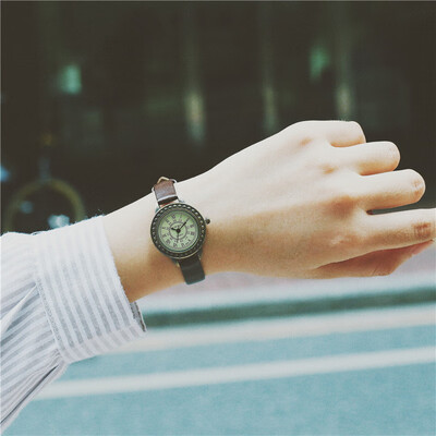 

English watch girls Korean version simple retro literature&art students college style Roman dial small fresh forest department