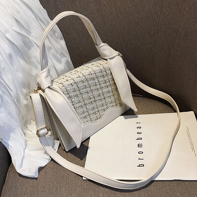 

Bag female 2019 new ins super fire Korean fashion wool casual mobile wild single shoulder slung small square bag