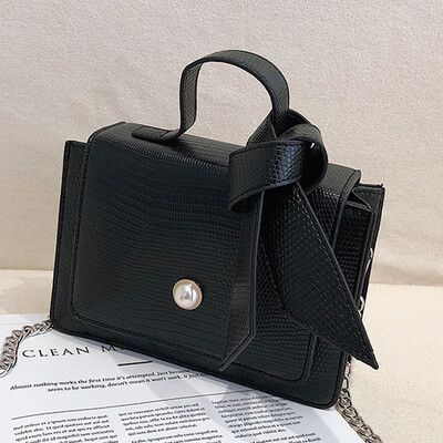 

On the new foreign style womens bag 2019 new tide Korean version of Joker Messenger bag fashion chain shoulder bag