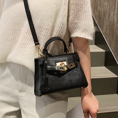 

Advanced sense small bag of foreign style handbag handbags new 2019 French niche wild ins messenger bag