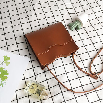 

2019 new wave Korean version of the simple solid color temperament Messenger bag small fresh fashion casual wild chic shoulder bag