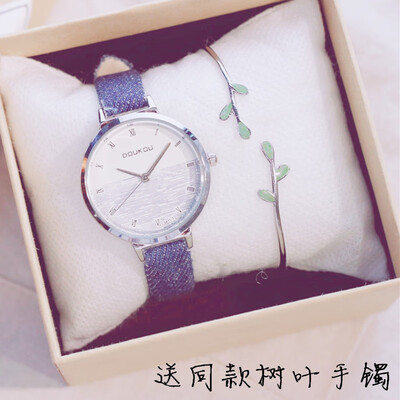 

Korean version of retro female student watches Mori girls small fresh fashion simple Roman small dial Shi Ying womens watch