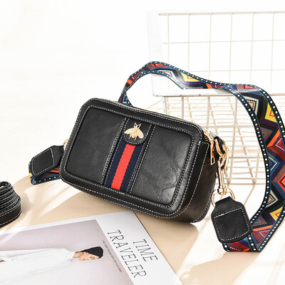 

On the new womens bag tide Korean version of simple Joker shoulder Messenger bag fashion small square bag in spring&summer