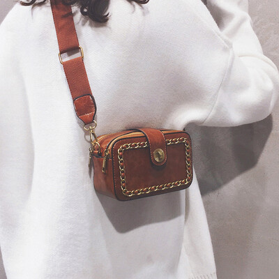 

New small bag female 2019 new wave Korean version of the wild ins super fire fashion broadband chain shoulder Messenger bag