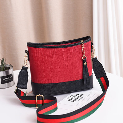 

New fashionable broadband bag for vagrant ladies with one shoulder&inclined bag Korean version of Xiaoxiang lady bag&100 b