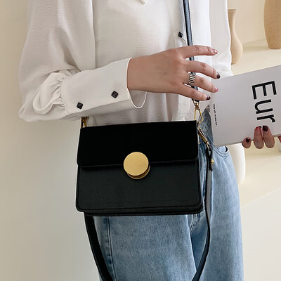 

Chic small bag female 2019 new Korean version of ulzzang wild Messenger sling one shoulder ins with the chain small square bag