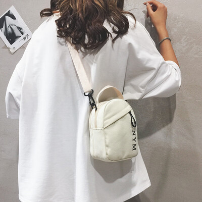

Portable small bag female 2019 new Korean version of the wild small square bag casual simple ins canvas shoulder Messenger bag