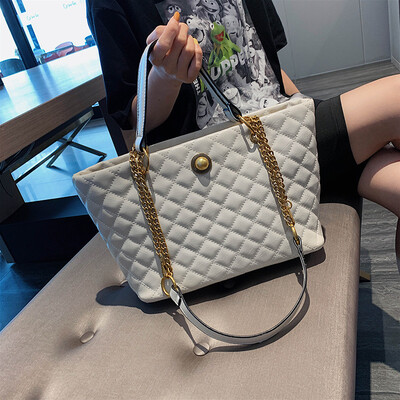 

One-shoulder big bag female new wave Korean version of the wild Messenger bag Lingge chain bag fashion tote bag