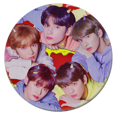 

Collection&Decorative Gifts for Fans Round Badge Tinplate Badge Korean New Idol Team of TXT Brooch